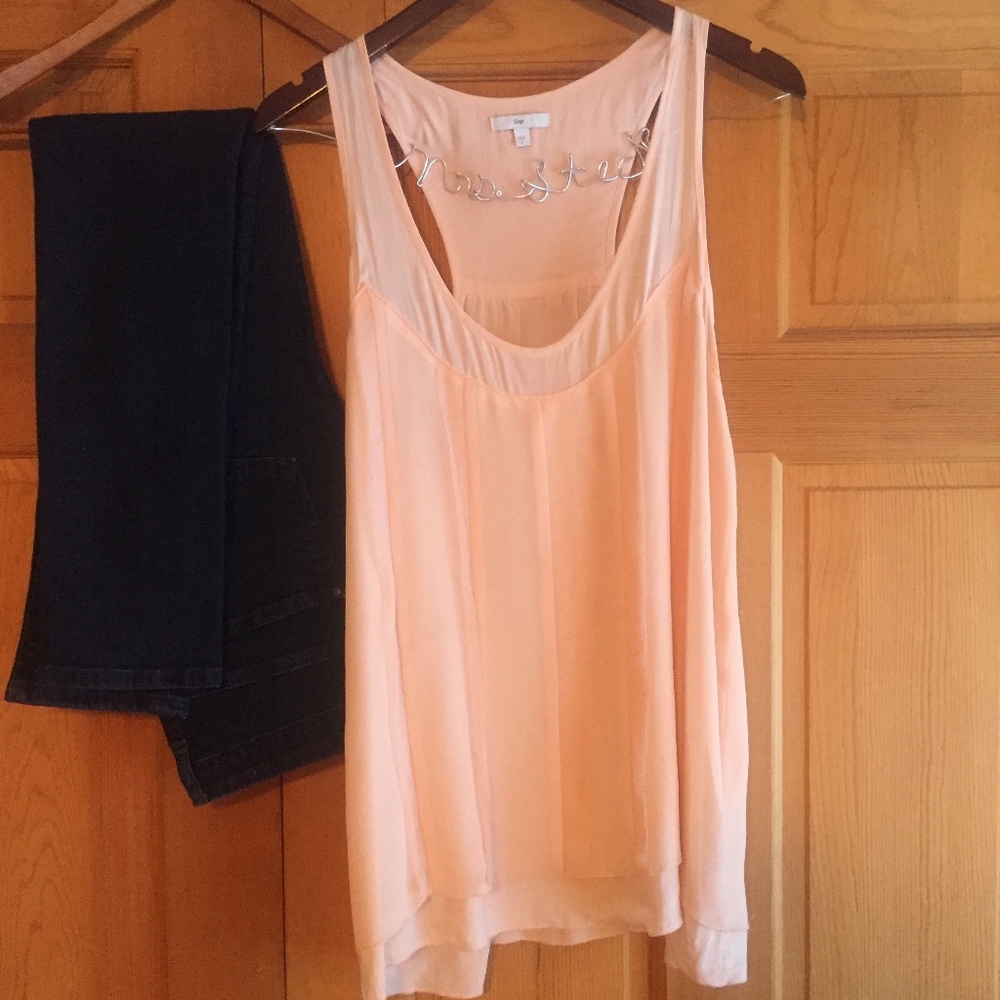 Gap- lacey pink layered racerback tank top